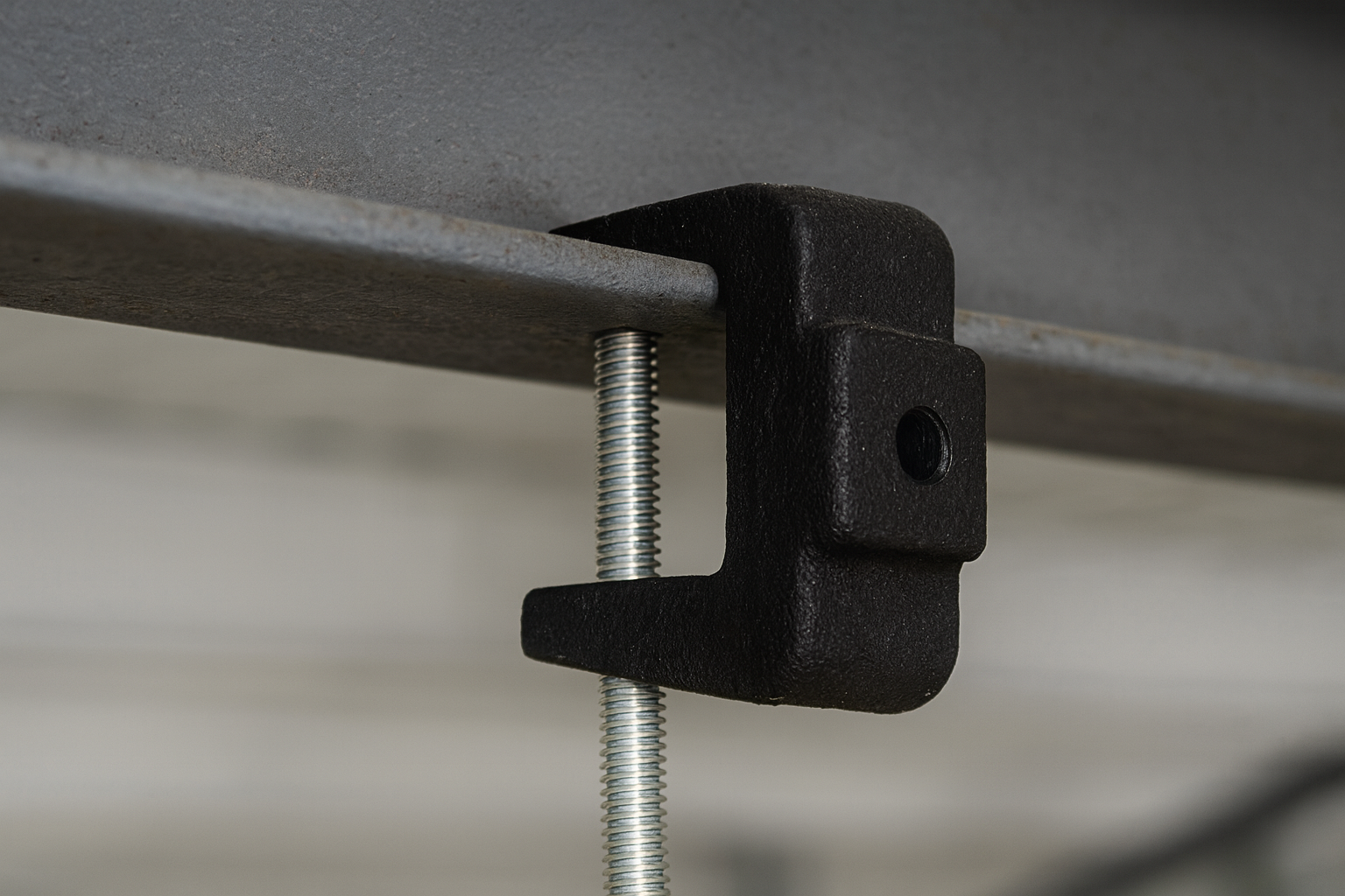 Mordaza fundida para viga